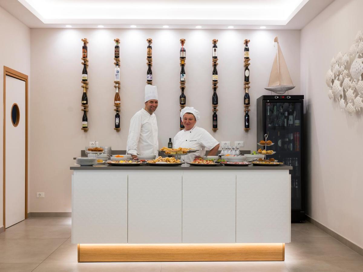 Hotel Biagi & 3*
