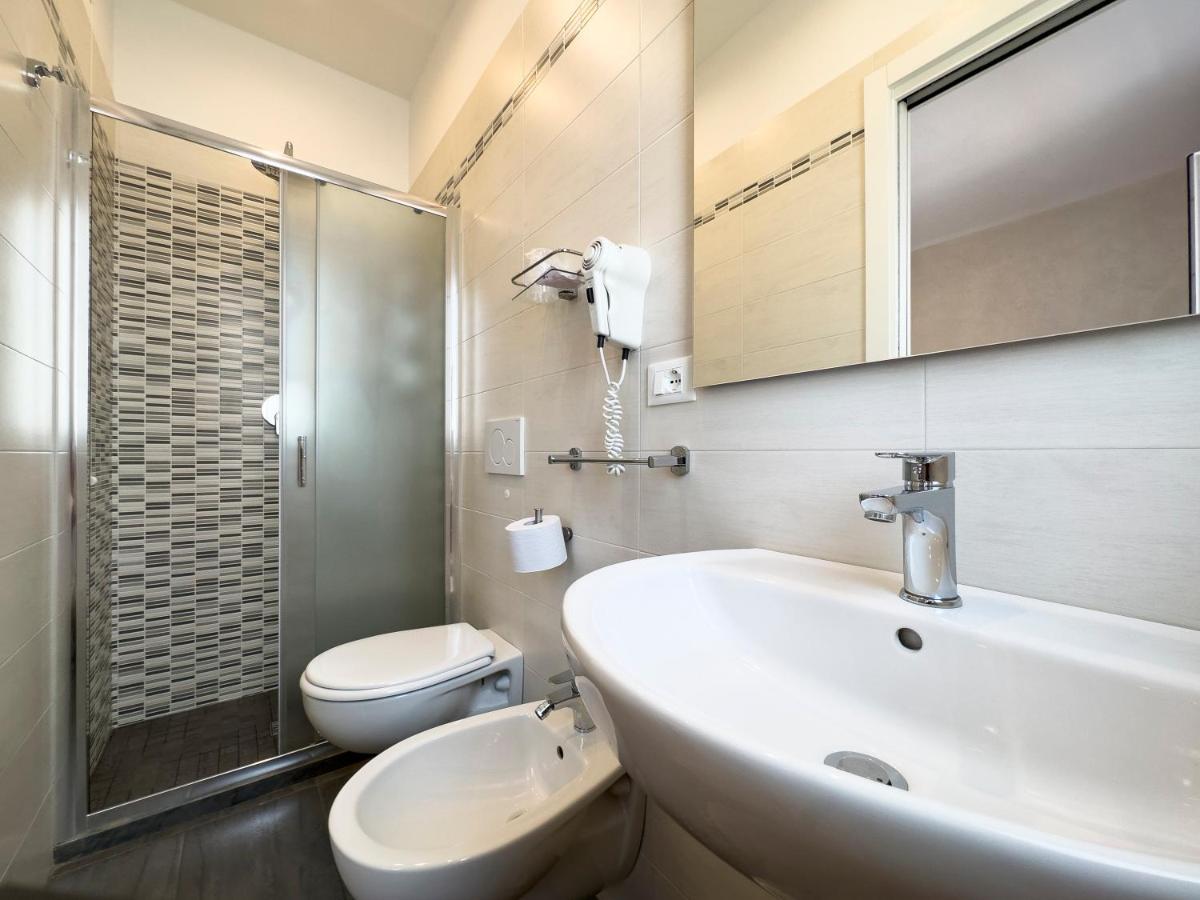 Hotel Biagi & 3*