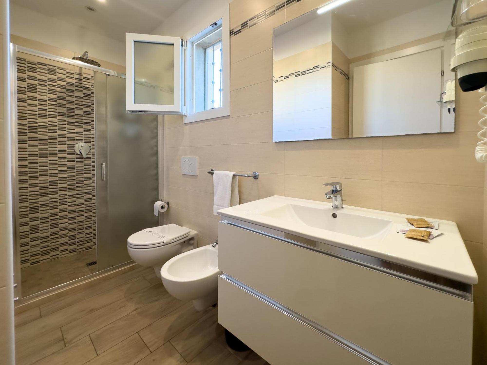 Biagi & Hotel 3*